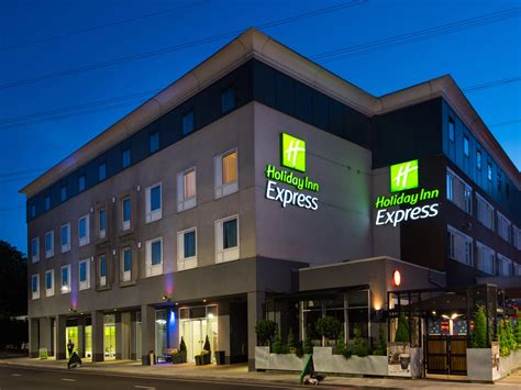 Guests can use the business center and laundry. . Holidat inn express